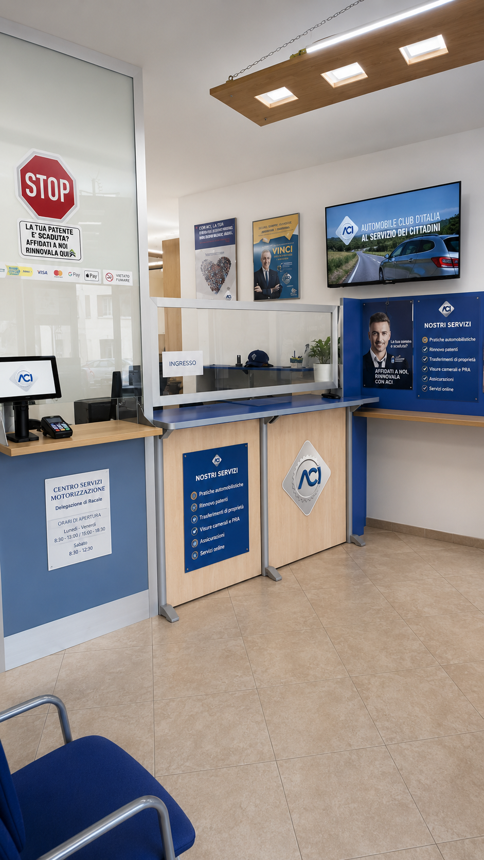Sportello ACI dell'agenzia Rizzo a Racale con postazioni per le pratiche auto